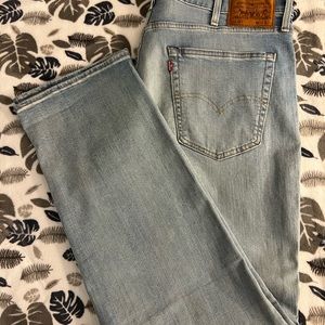 Men’s Levi 541 Athletic Taper. Waist: 38x32. New without Tags